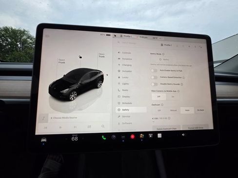 Used 2023 Tesla Model Y Long Range AWD/4WD image 52