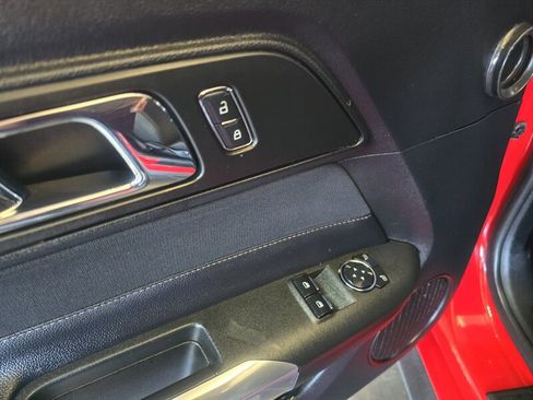 Used 2017 Ford Mustang Coupe image 15