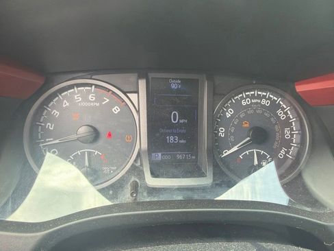 Used 2016 Toyota Tacoma TRD Sport w/ Towing Package RWD image 6