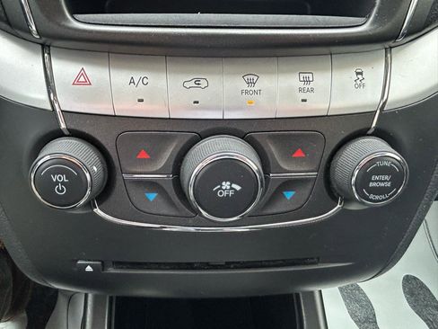 Used 2017 Dodge Journey SE FWD image 23