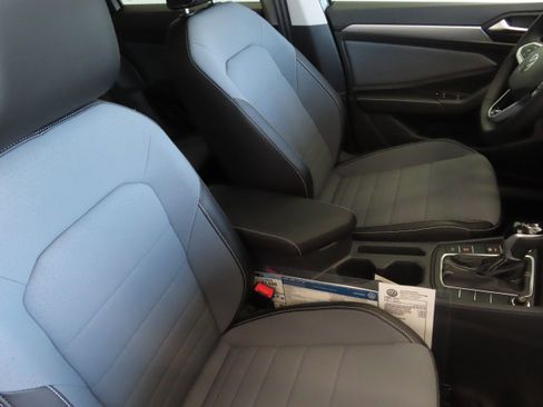 New 2025 Volkswagen Jetta SE image 27