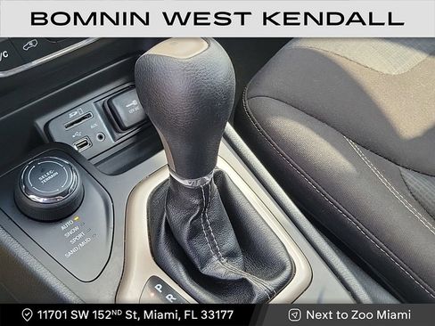 Used 2016 Jeep Cherokee Latitude w/ Trailer Tow Group image 32