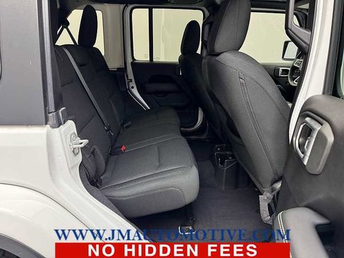 Used 2019 Jeep Wrangler Unlimited Sahara w/ Cold Weather Group image 17