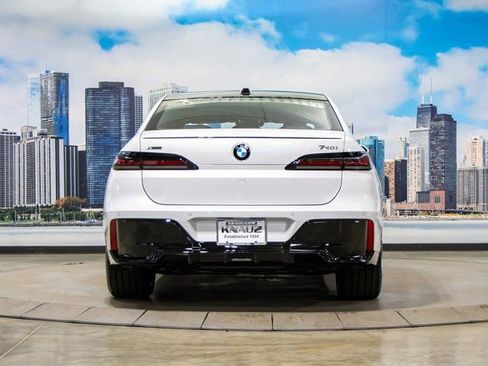 New 2026 BMW 740i xDrive w/ Premium Package image 11