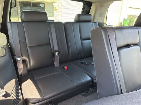 Used 2011 Chevrolet Tahoe LTZ RWD image 32