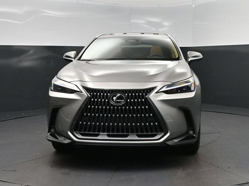 Used 2025 Lexus NX 250 FWD w/ Towing Package (2000 Lbs) image 10