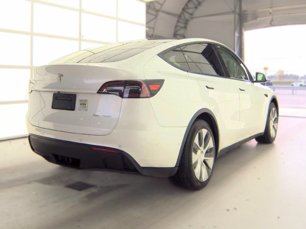 Used 2021 Tesla Model Y Long Range AWD/4WD image 3
