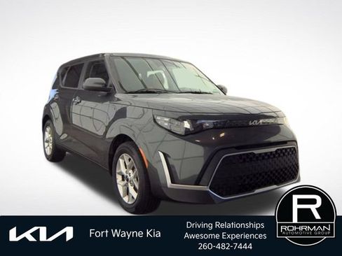 Certified 2025 Kia Soul LX w/ LX Technology Package FWD image 5