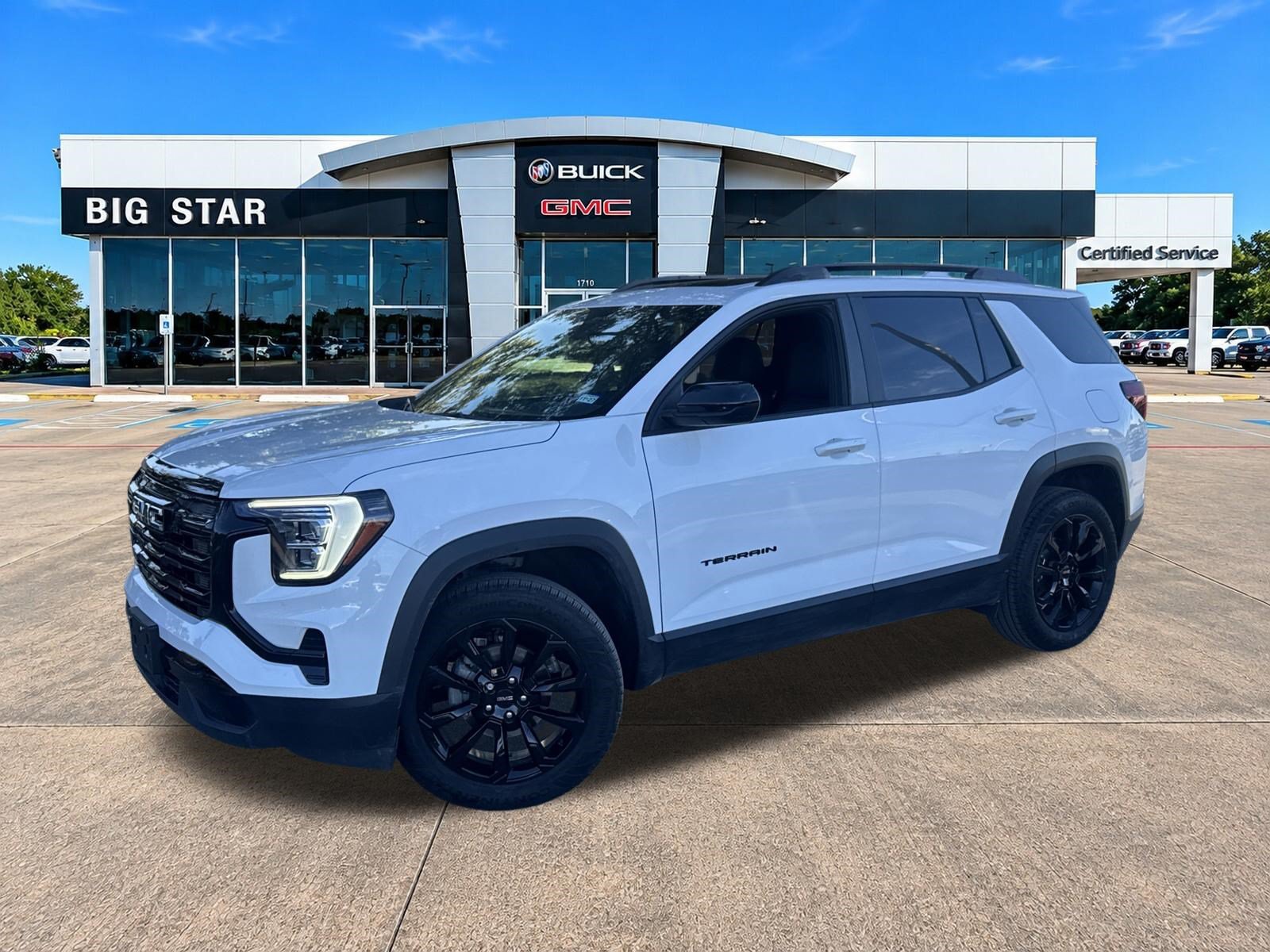 Used 2026 GMC Terrain Elevation w/ Elevation Premium Package FWD image 3