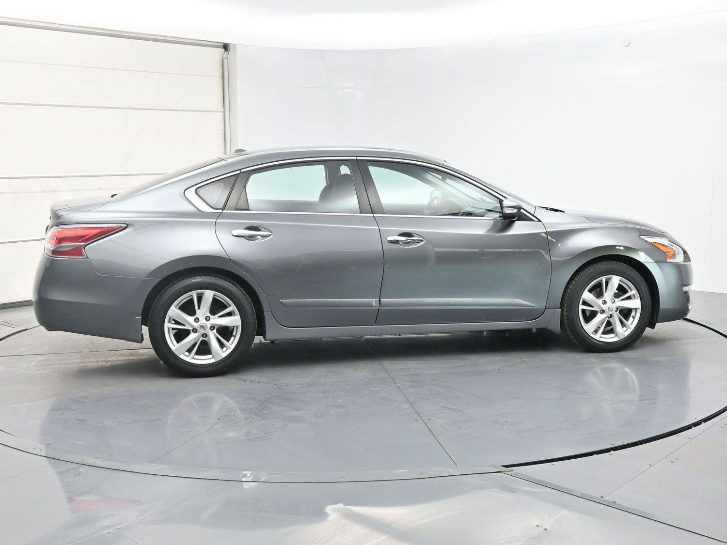 Used 2015 Nissan Altima 2.5 SL w/ Technology Package FWD image 25