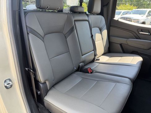 Used 2023 Chevrolet Colorado ZR2 w/ ZR2 Convenience Package III AWD/4WD image 19