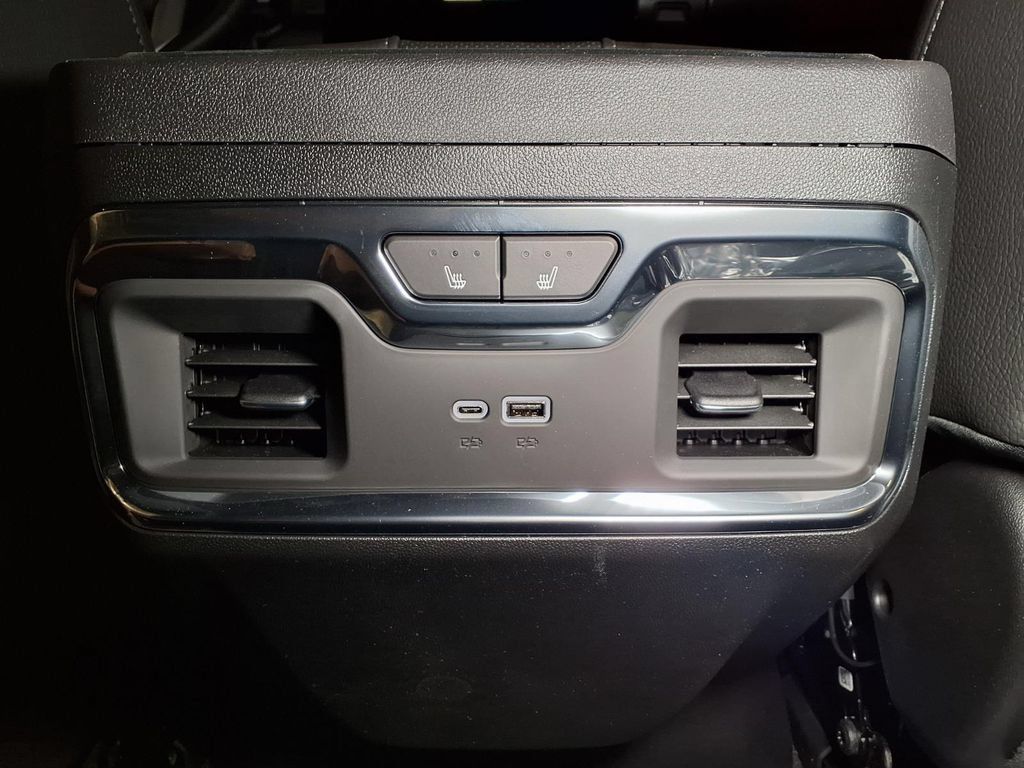New 2026 GMC Sierra 2500 Denali w/ Max Trailering Package AWD/4WD image 13