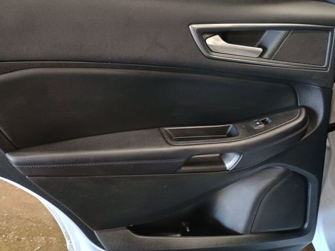 Used 2022 Ford Edge SE w/ Black Appearance Package image 15