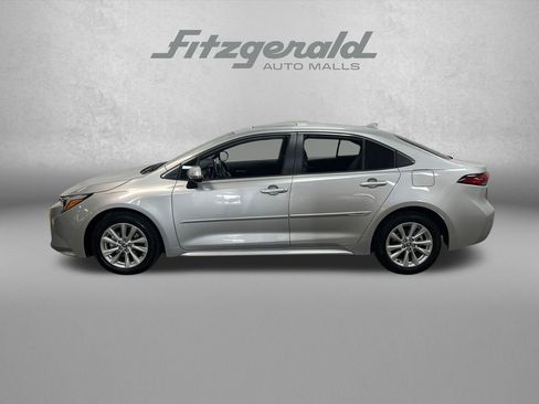 Used 2024 Toyota Corolla XLE FWD image 2