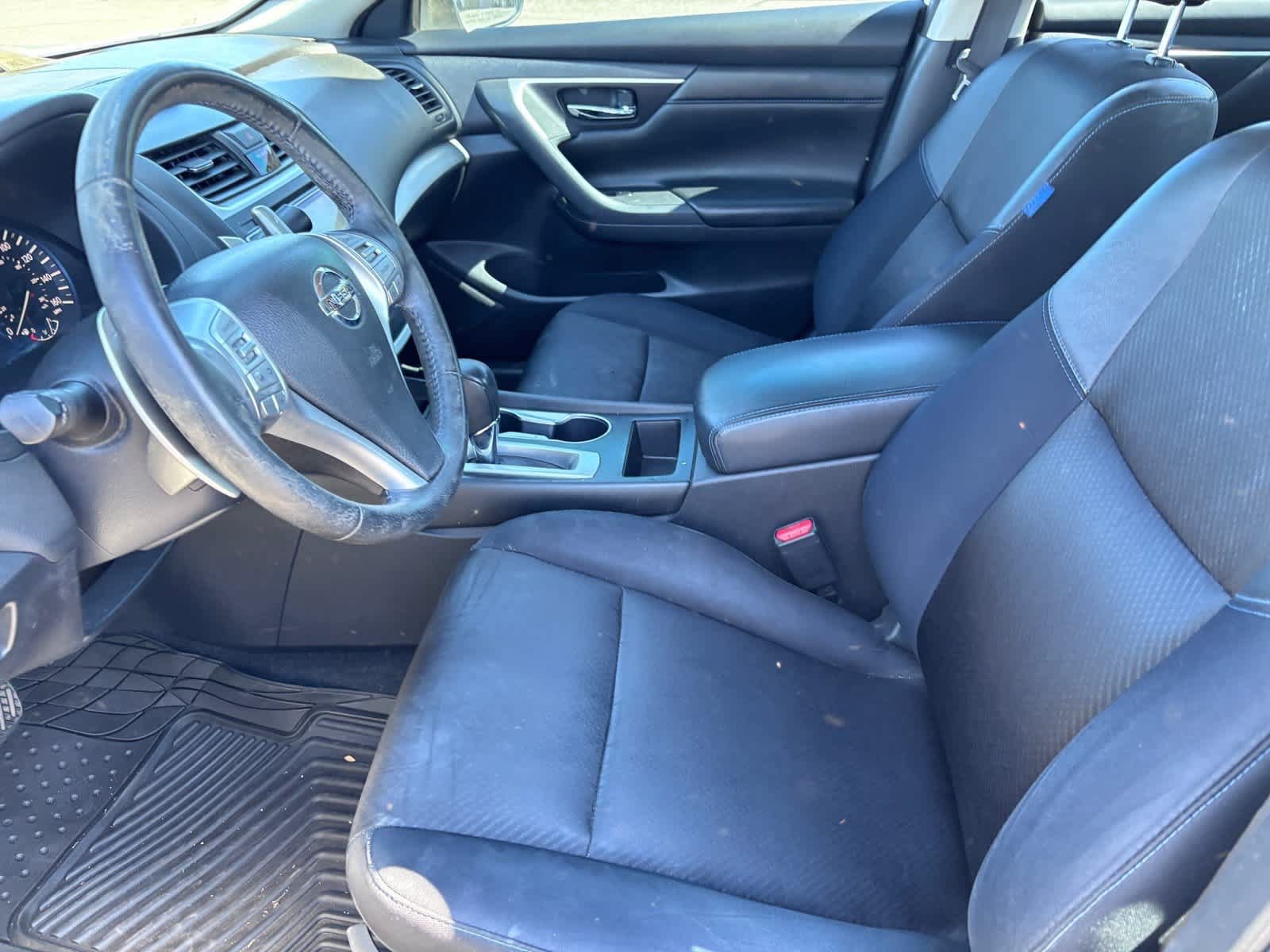 Used 2016 Nissan Altima 2.5 SR w/ LED Appearance Package FWD image 14