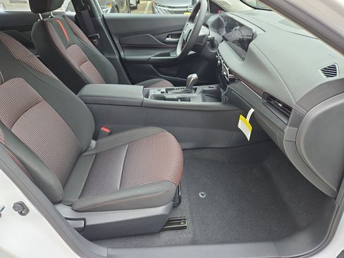 New 2026 Nissan Sentra SR FWD image 21