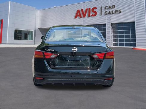 Used 2025 Nissan Altima 2.5 SV FWD image 7