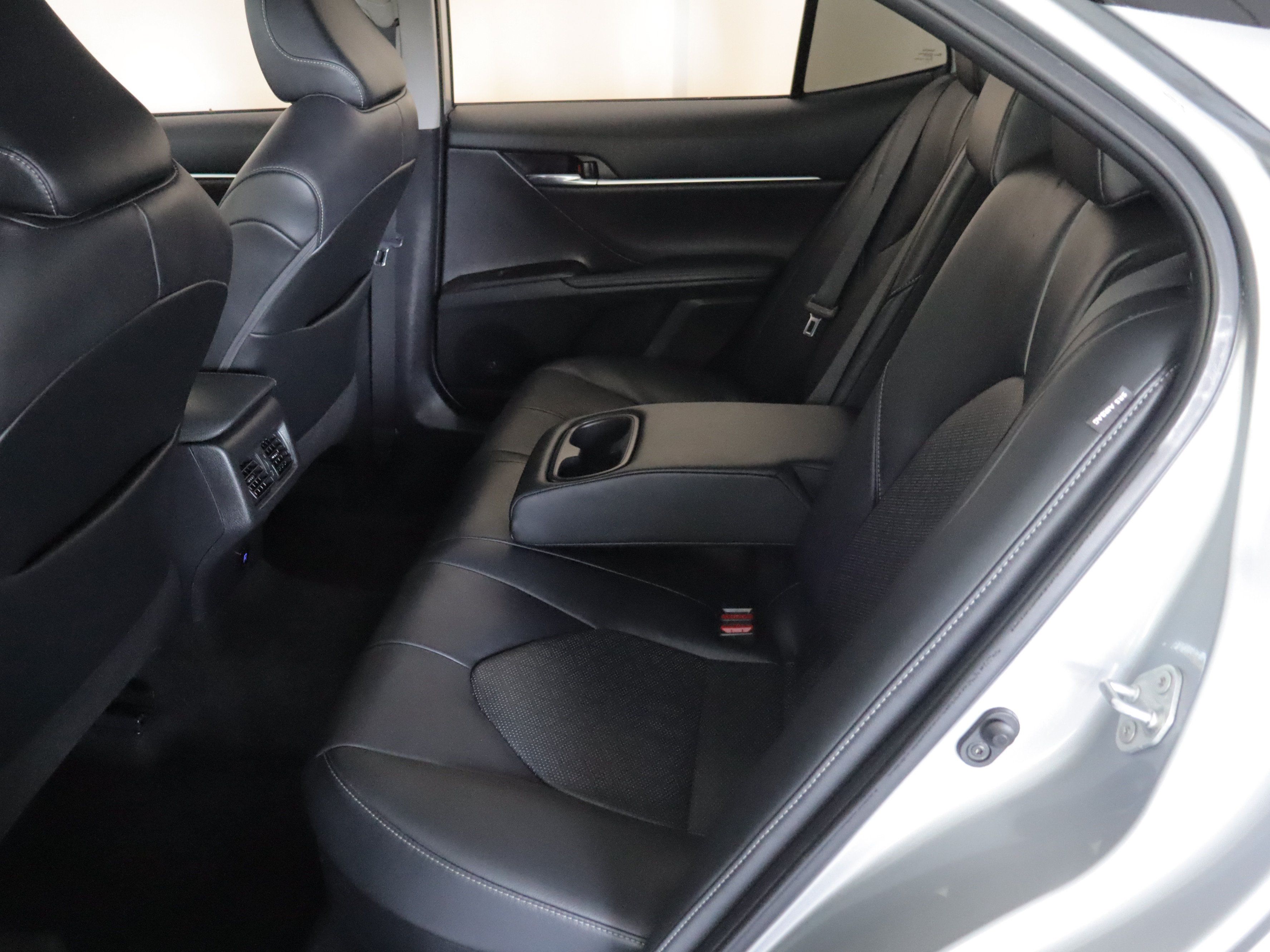 Used 2021 Toyota Camry XSE w/ Cold Weather Package FWD image 8
