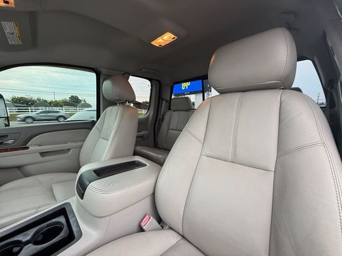 Used 2011 Chevrolet Silverado 2500 LTZ w/ LTZ Plus Package AWD/4WD image 13