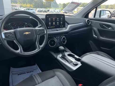 Used 2023 Chevrolet Blazer LT w/ Convenience Package image 2