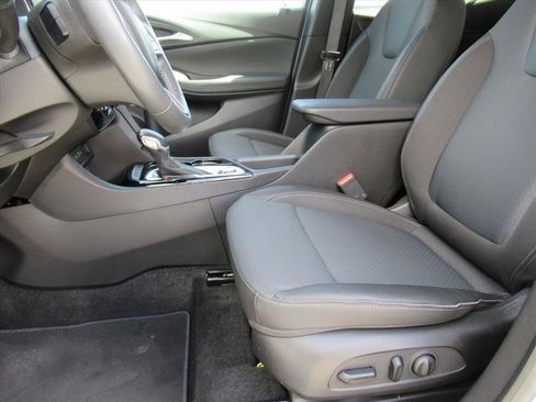 Used 2022 Buick Encore GX Select w/ Safety Package II image 15