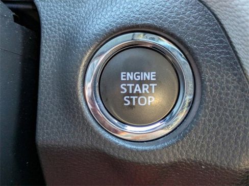 Used 2025 Toyota RAV4 XLE image 31