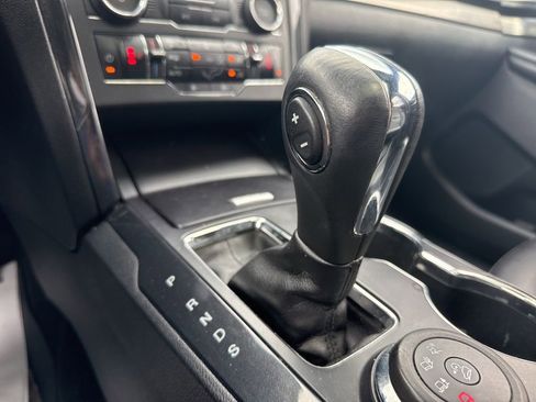 Used 2019 Ford Explorer XLT w/ Equipment Group 202A AWD/4WD image 27