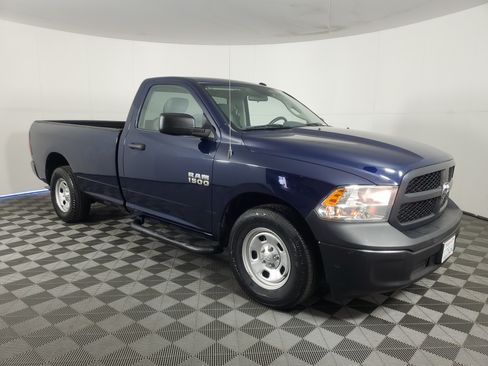 Used 2018 RAM 1500 Express RWD image 2