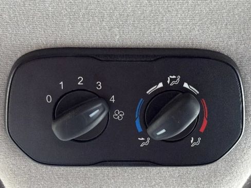 Used 2018 Ford Transit 350 XL RWD image 45