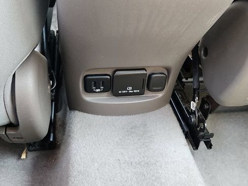 Used 2017 Chevrolet Malibu LT FWD image 11