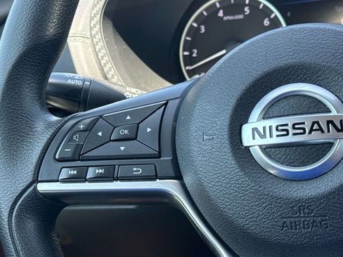 Certified 2023 Nissan Sentra SV FWD image 10