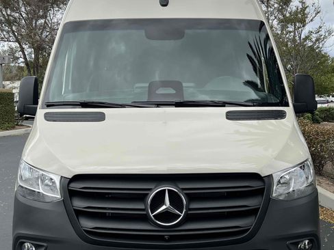 Used 2025 Mercedes-Benz Sprinter 2500 image 45