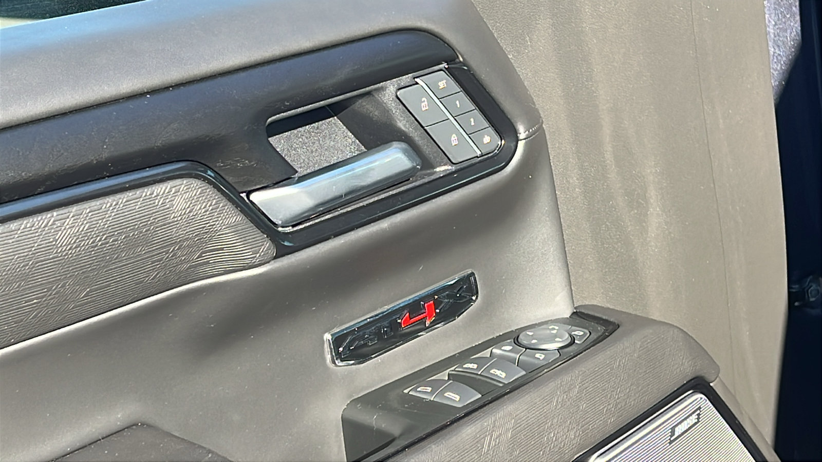 Used 2025 GMC Sierra 1500 AT4X AWD/4WD image 17
