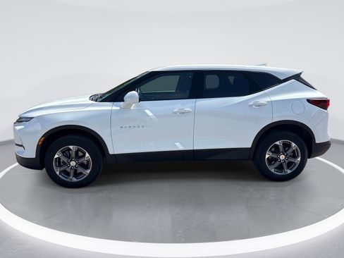 Used 2025 Chevrolet Blazer LT FWD image 5
