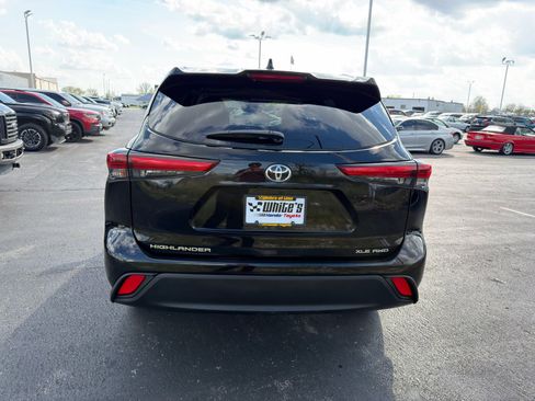 Used 2023 Toyota Highlander XLE image 5