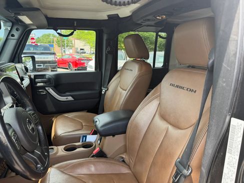 Used 2015 Jeep Wrangler Unlimited Rubicon w/ Dual Top Group AWD/4WD image 16