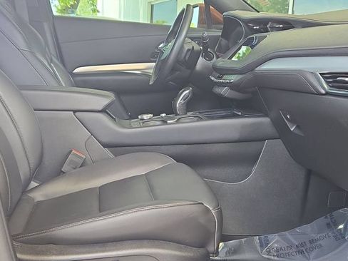 Used 2019 Cadillac XT4 Premium Luxury w/ Technology Package FWD image 28