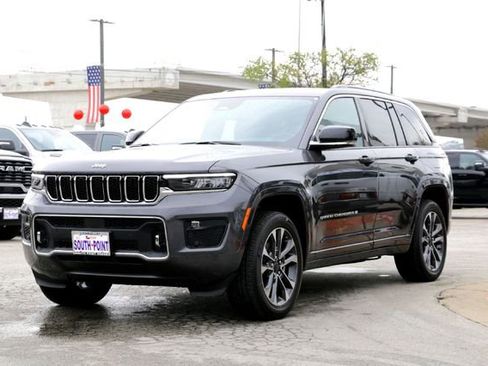 New 2025 Jeep Grand Cherokee Overland w/ Luxury Tech Group IV image 7