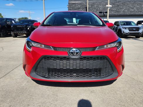 Used 2020 Toyota Corolla LE image 2