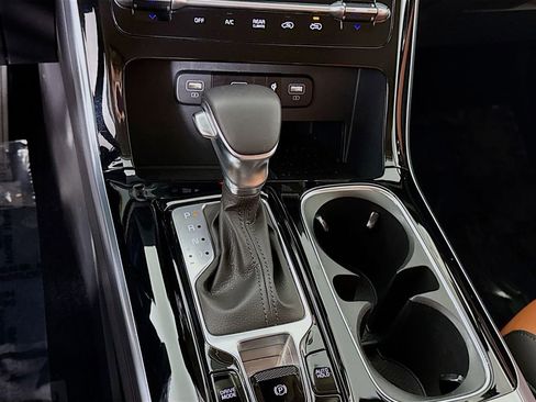 Used 2024 Kia Carnival SX FWD image 10