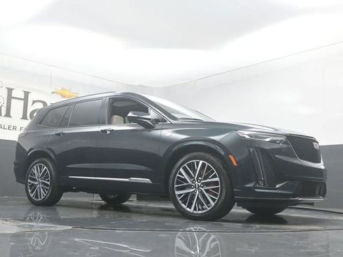 Used 2024 Cadillac XT6 Sport w/ Technology Package AWD/4WD image 2