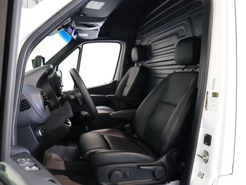 Used 2023 Mercedes-Benz Sprinter 2500 image 21