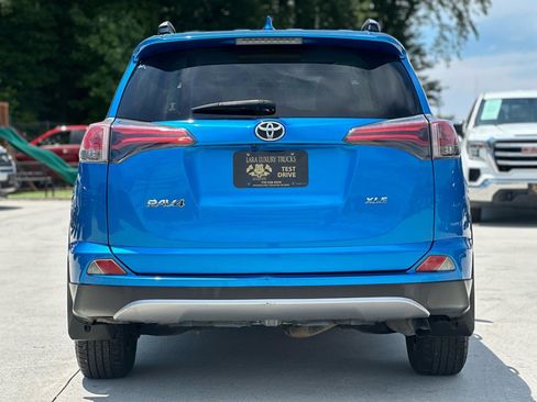 Used 2018 Toyota RAV4 XLE w/ Plus Extra Value Package FWD image 6