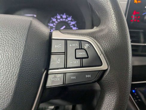 Used 2021 Toyota Sienna LE FWD image 18