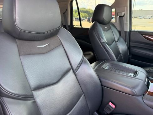Used 2019 Cadillac Escalade Premium Luxury AWD/4WD image 89