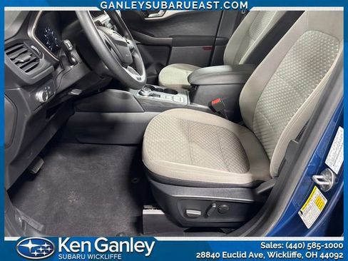 Used 2020 Ford Escape SE image 9