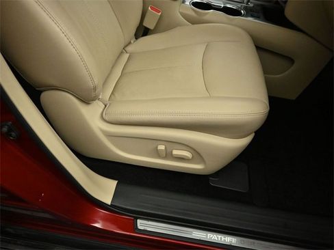 Used 2018 Nissan Pathfinder SL w/ SL Premium Package image 33