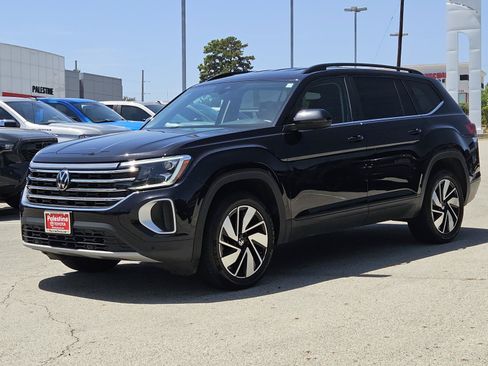 Used 2024 Volkswagen Atlas SE AWD/4WD image 3