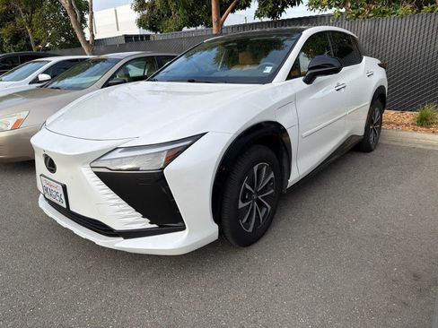 Used 2023 Lexus RZ 450e Premium image 2