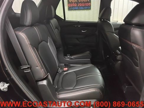 Used 2025 Honda Pilot TrailSport image 16